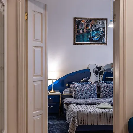 Alunana Premium & Fireplace In Art Nouveau District, 63 Sqm, 1870s, Self Check-in Apartment Riga
