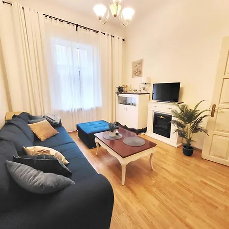 Alunana Premium & Fireplace In Art Nouveau District, 63 Sqm, 1870s, Self Check-in Apartment Riga