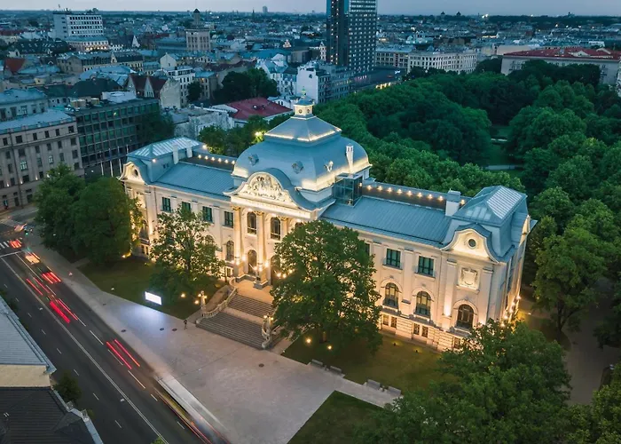 Alunana Premium & Fireplace In Art Nouveau District, 63 Sqm, 1870s, Self Check-in