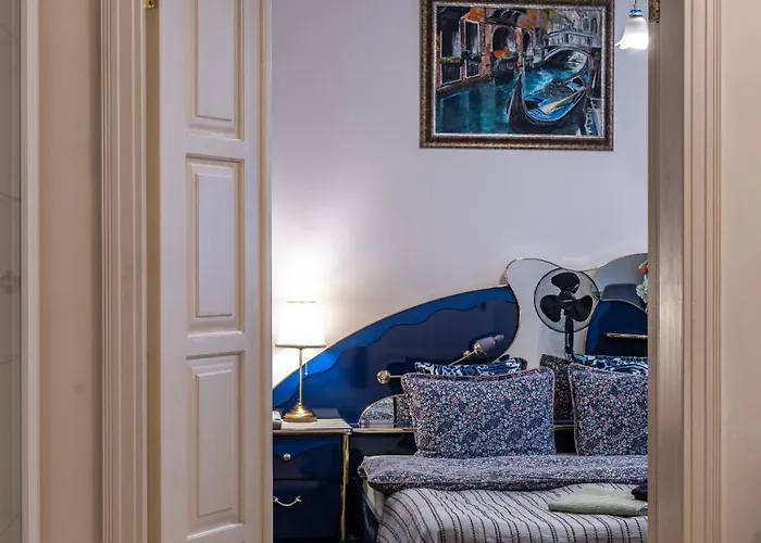 Alunana Premium & Fireplace In Art Nouveau District, 63 Sqm, 1870s, Self Check-in Apartment Riga