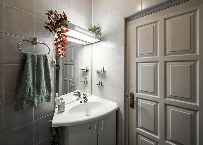 Alunana Premium & Fireplace In Art Nouveau District, 63 Sqm, 1870s, Self Check-in Apartment